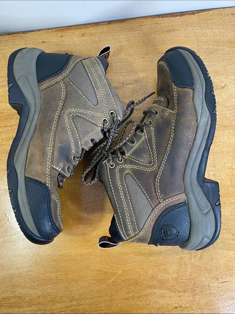 Ariat Brown and Black Lace-Up Women's Ankle Boots. Size 7.5 - Picture 9 of 11